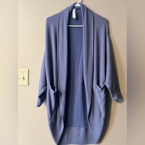 Athleta muted lilac Nirvana cocoon wrap open cardigan with pockets S/M.